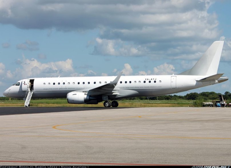 Самолет Эмбраер 1000