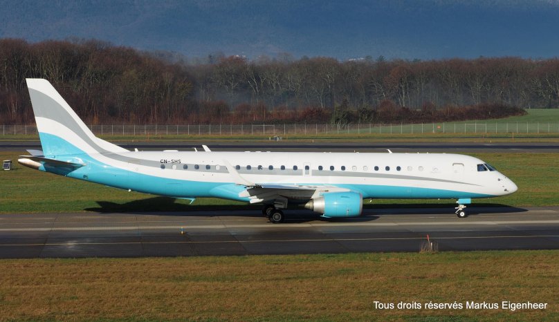 Емрарер Линеаге 1000 самолёт