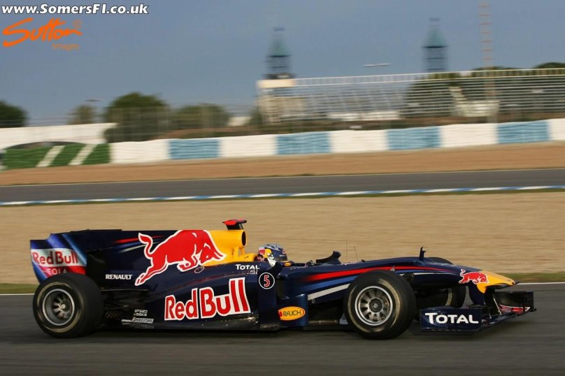 Болид ред Булл 2009