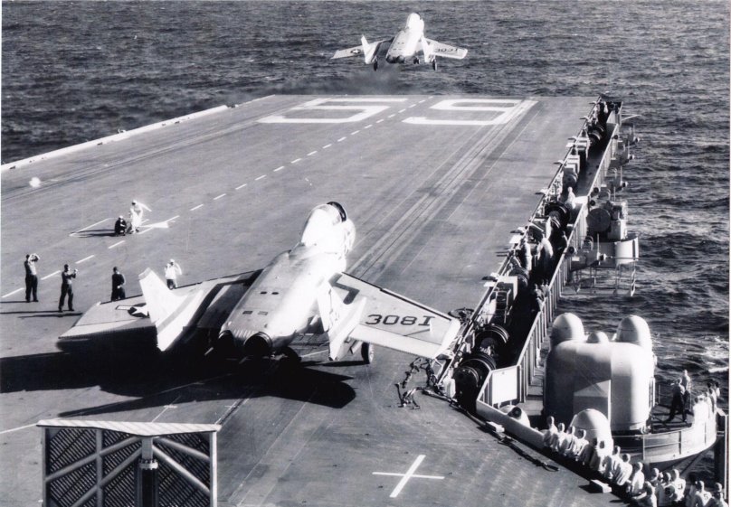 Палубная Авиация США F-104