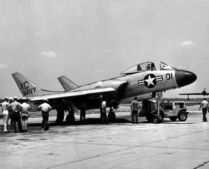 Chance-Vought f7u Cutlass