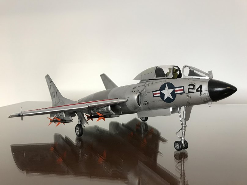 F7u Cutlass 1/48