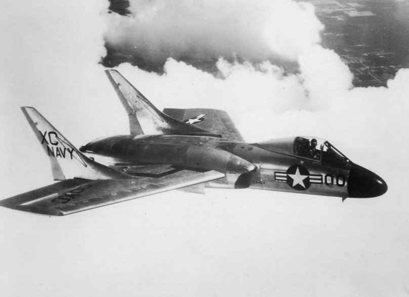 Самолет f7u Cutlass
