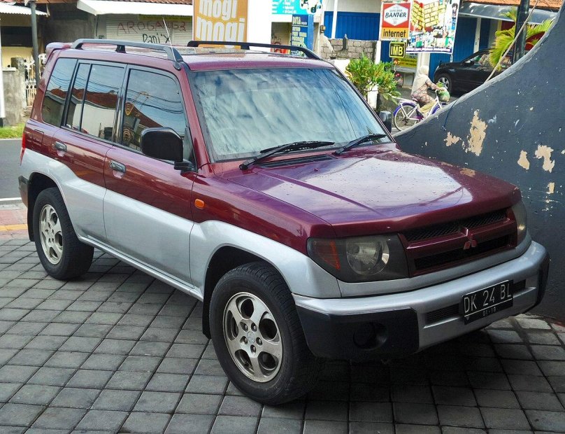 Мицубиси Паджеро Пинин