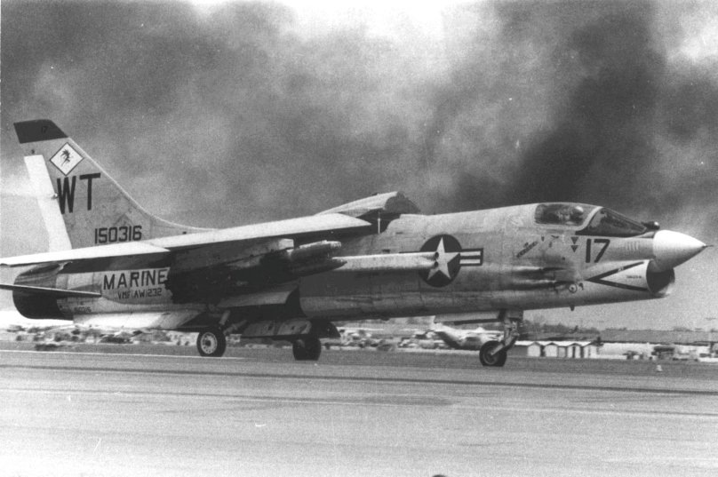 Самолет Крусейдер ф-8