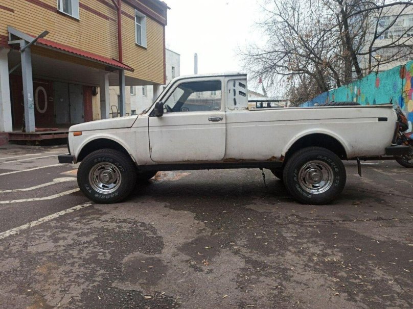 Нива пикап 2000