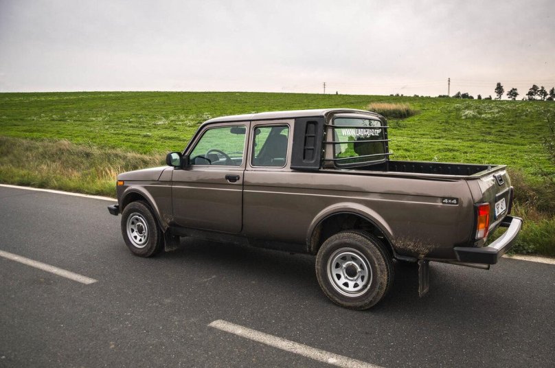 Нива 21213 пикап