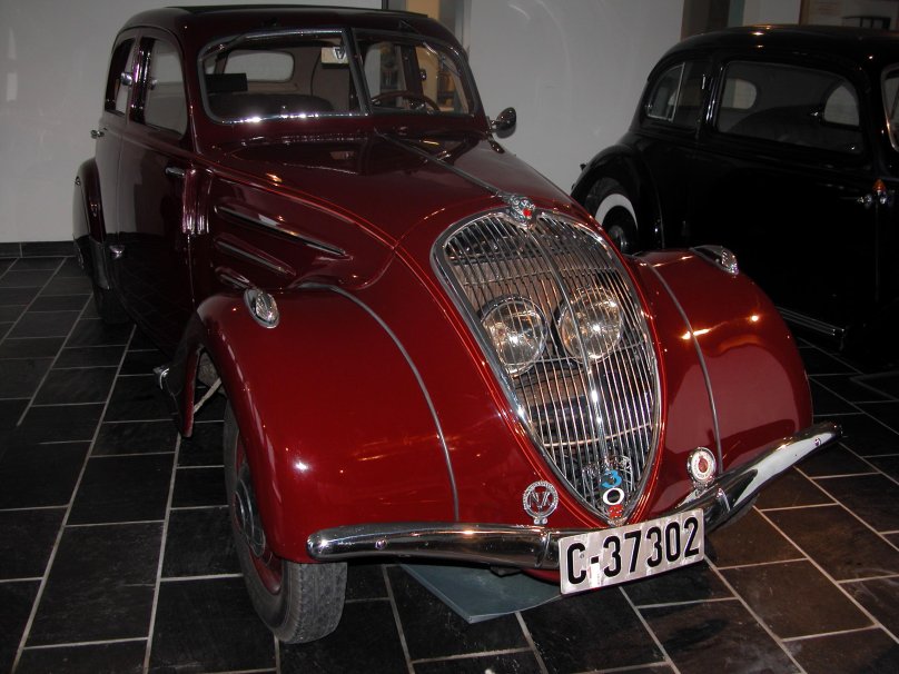 Peugeot 302 can
