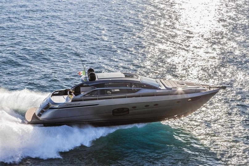 Яхта моторная Першинг