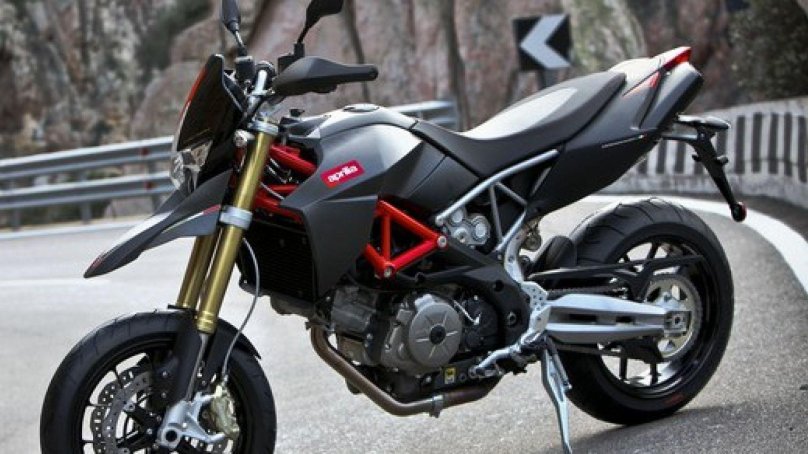 Априлия Дорсодуро 750
