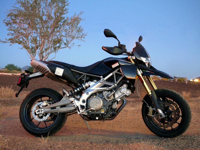 Aprilia Dorsoduro мотоцикл