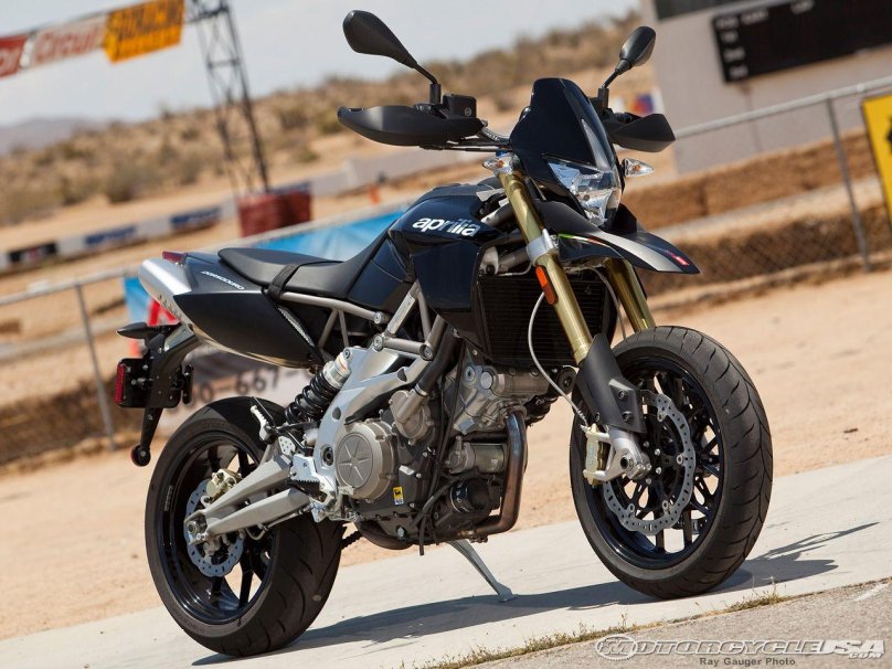 Мотард Aprilia 750
