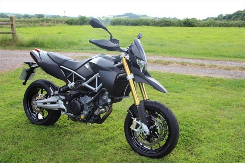 Априлия Дорса 750