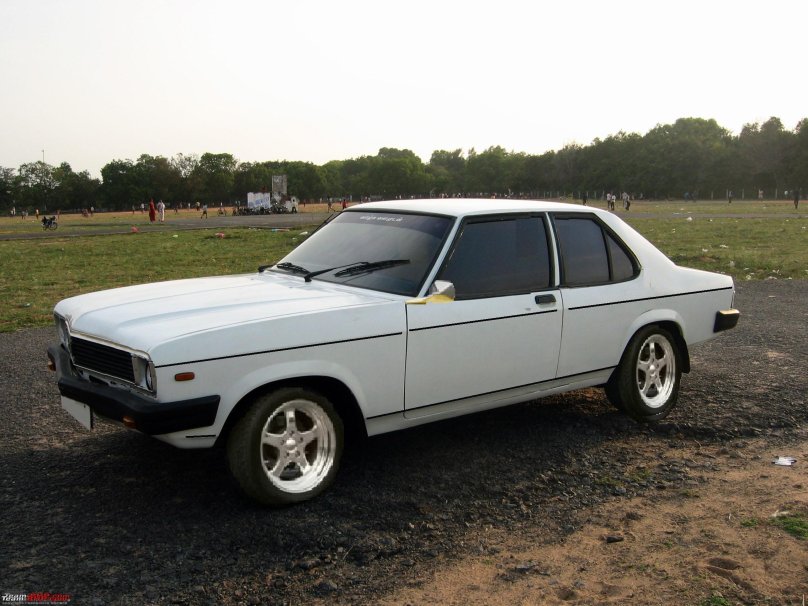 Hindustan с 1982 до 2002 года выпуска седан Contessa