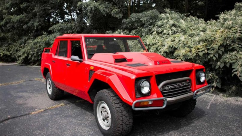 Модель Lamborghini lm002