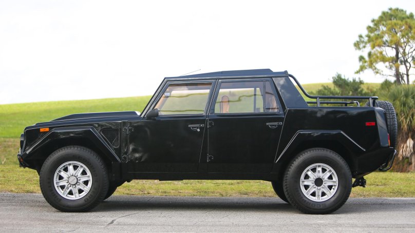 Ламборджини лм 002