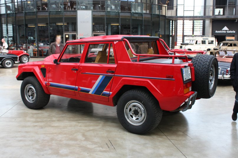 Lamborghini lm001