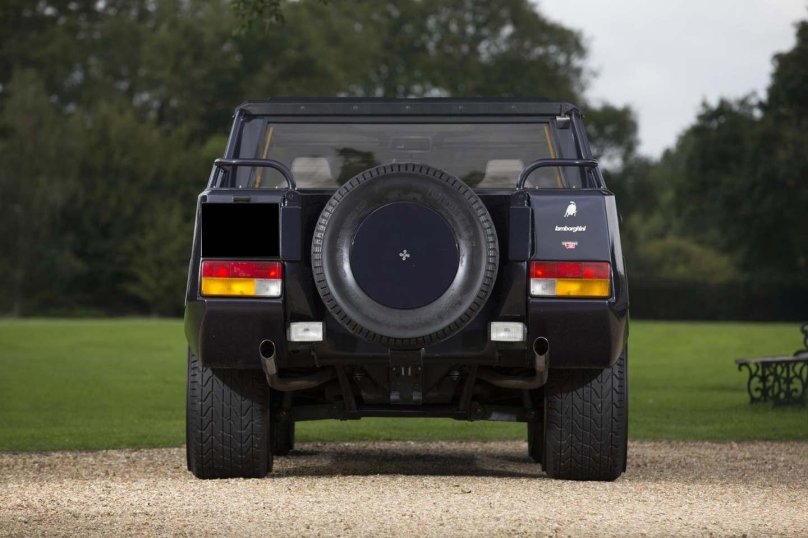 Lamborghini lm002 сзади