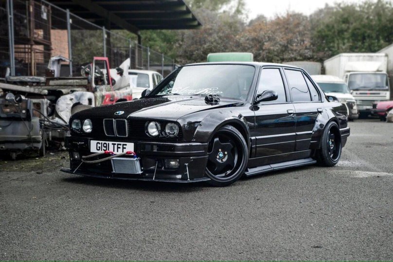 BMW 3 e30 Rocket Bunny