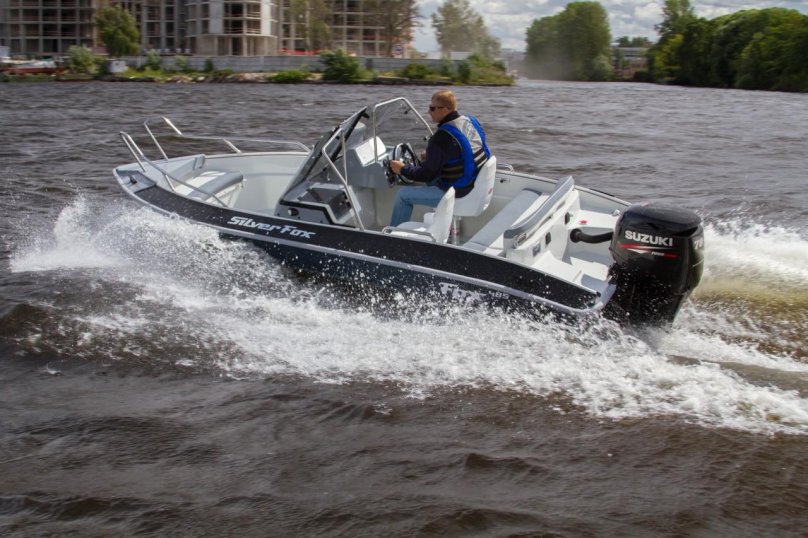 Катер Сильвер Фокс 485