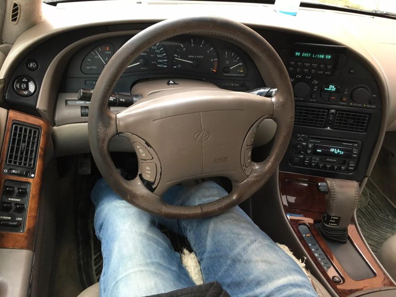 Oldsmobile Aurora 1995 салон