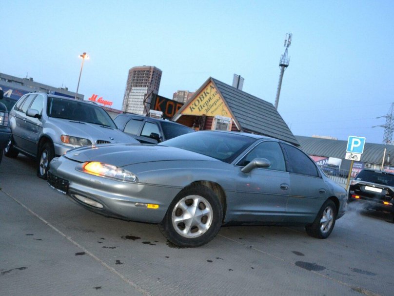 Oldsmobile Aurora 1997