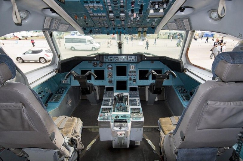 Ту 334 кабина