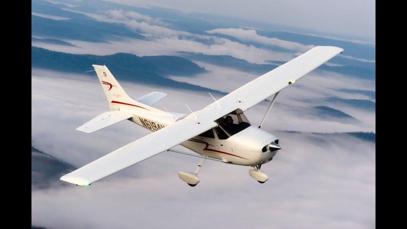 Легкомоторный самолет Cessna 172