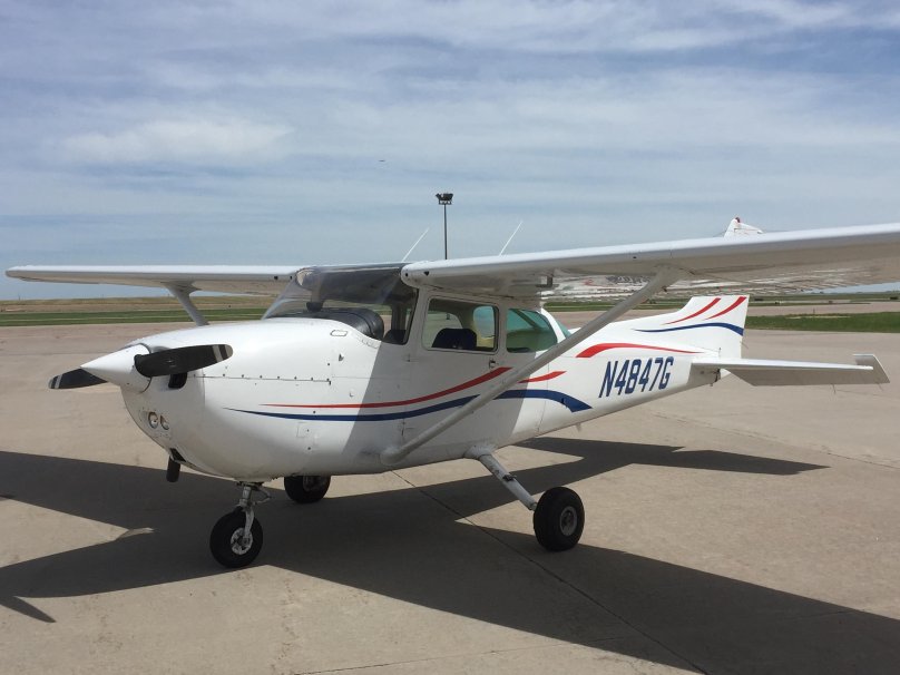 Cessna 172 спереди