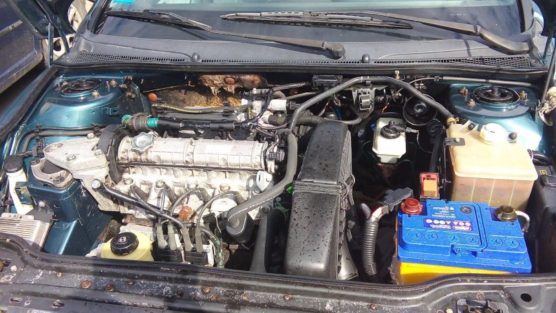 Рено Лагуна 1 моторный отсек