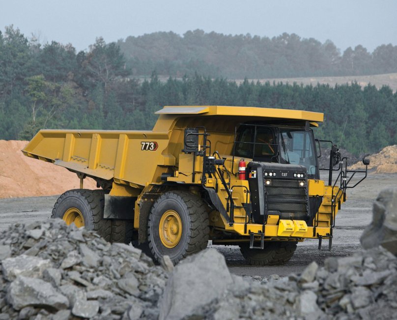 Самосвал Катерпиллер 773