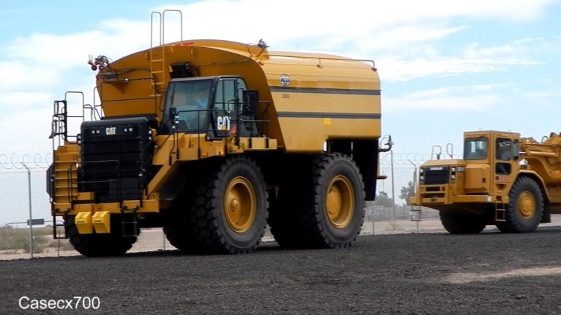 Самосвал Caterpillar 777e