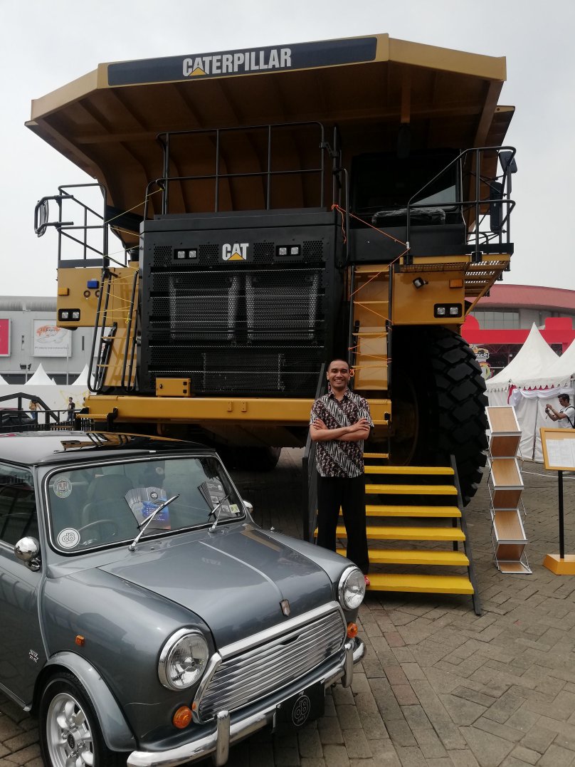 Caterpillar 777e кабина