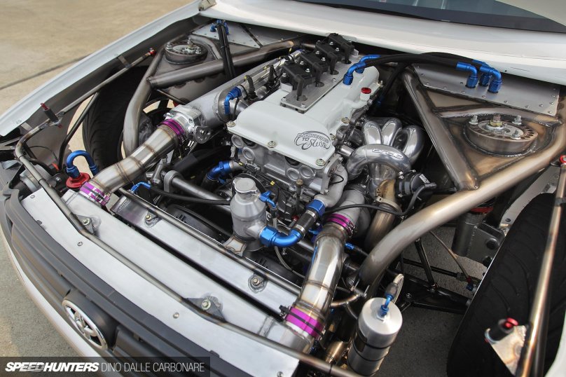 Toyota Hilux engine