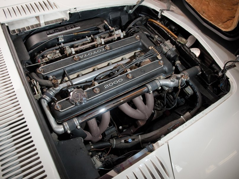 Toyota 2000gt engine