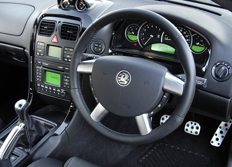 Vauxhall Monaro VXR салон
