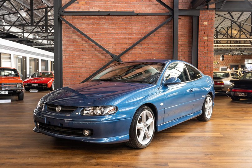 Холден Монаро 2001