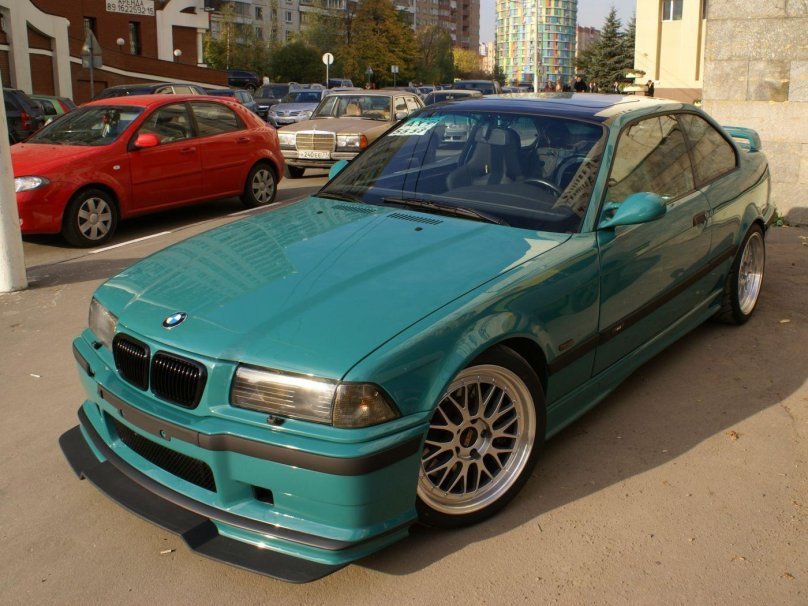 BMW e36 зеленая