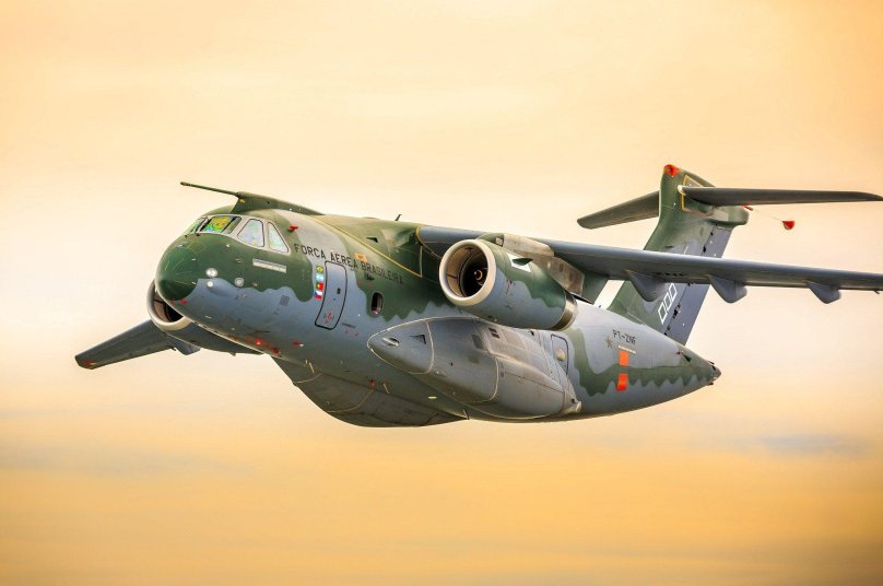 Самолет Embraer Kc-390