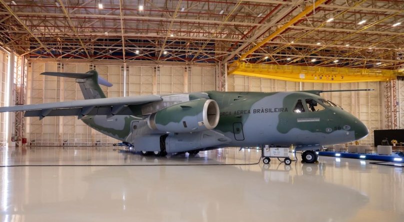 Сравнить c-295w с Embraer Kc-390