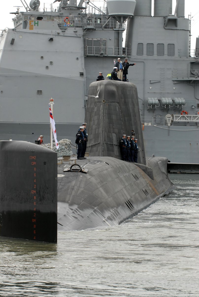 Подлодка HMS astute