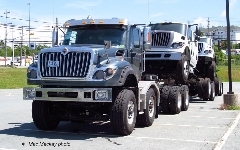 Western Twin-Steer Truck