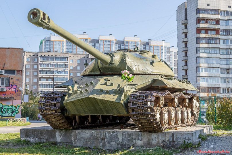 Танки Иосиф Сталин