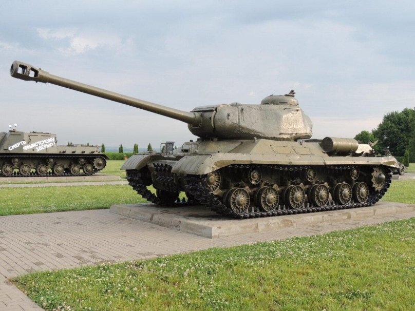 Танк Иосиф Сталин 2