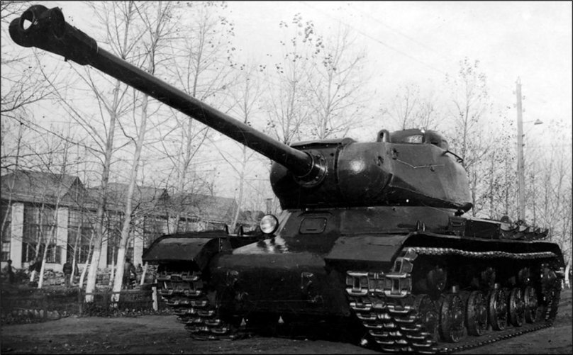 Танк ИС-1