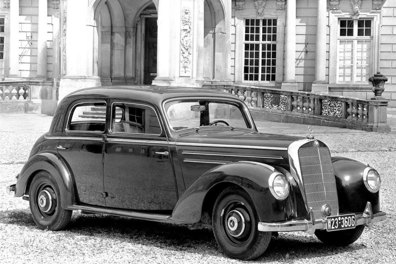 Mercedes-Benz 220 (w187)