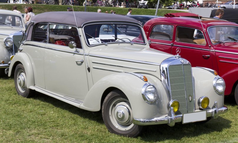 Mercedes-Benz 220 (w187)