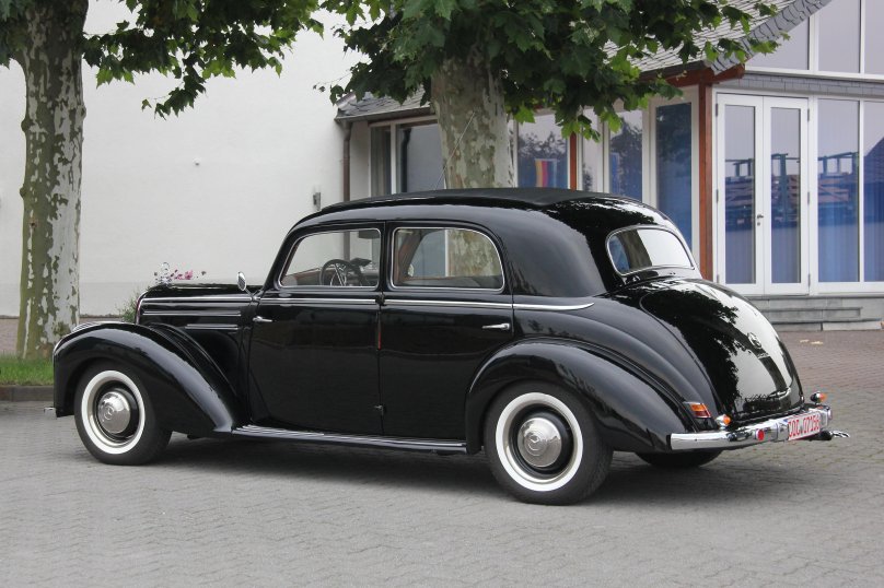 Mercedes-Benz 220 (w187)