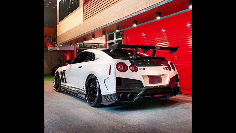 Ниссан ГТР 35