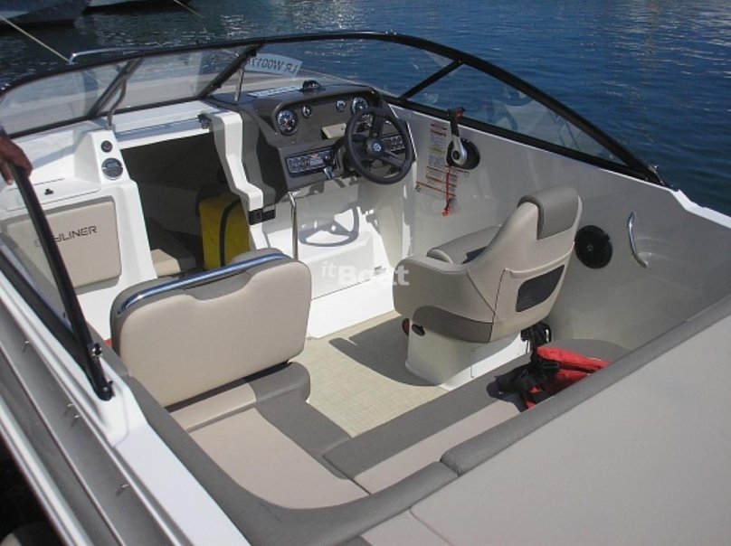 2017 Bayliner vr5
